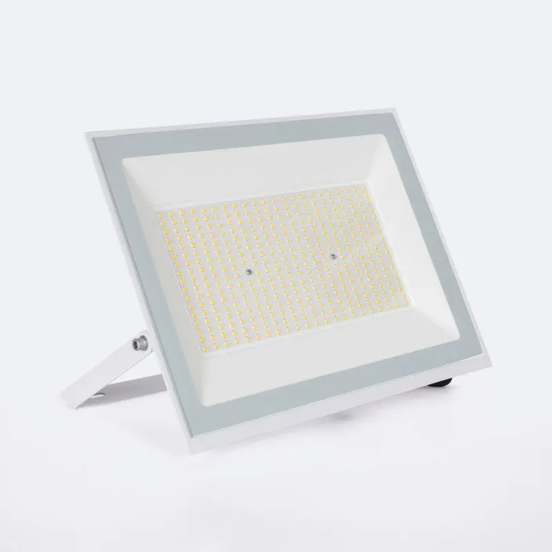 Ledkia LED Fluter S3 200W 3000K Weiß – 22.000 lm, IP65 – Produktansicht
