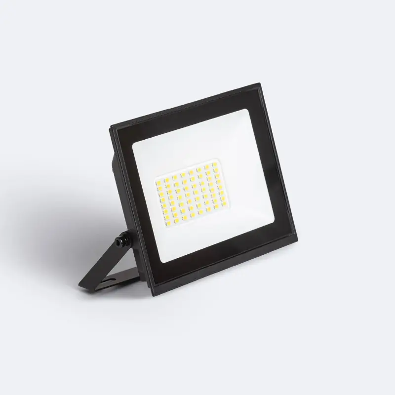 Ledkia LED Fluter S3 30W 3000K Schwarz – 3.300 lm, IP65 – Hauptansicht